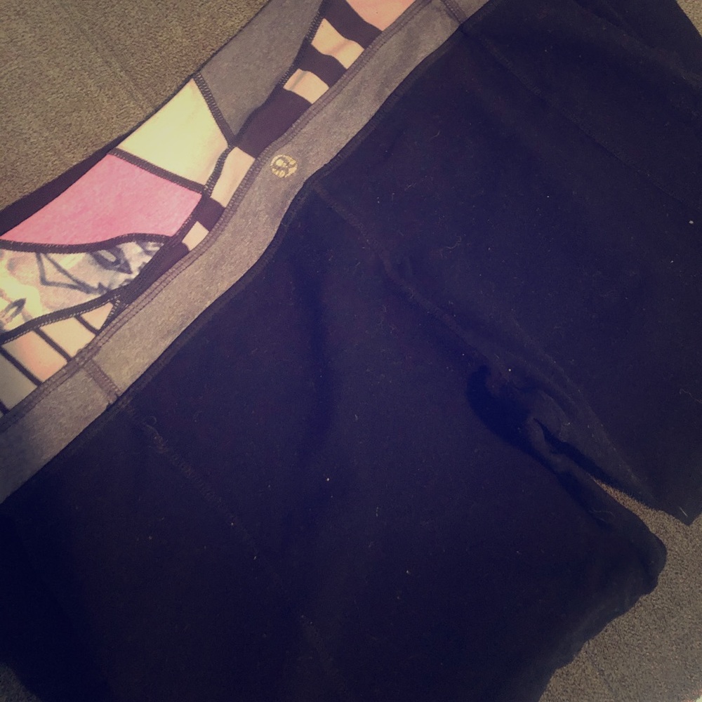 Lululemon *reversible* crops workout pants